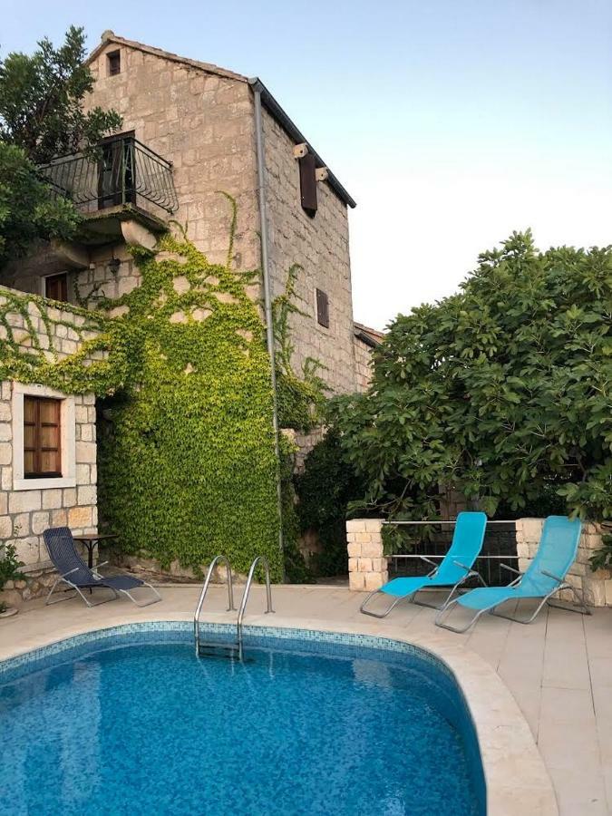 Holiday Home Villa Kastel Zrnovo Eksteriør billede