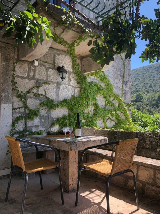 Holiday Home Villa Kastel Zrnovo Eksteriør billede
